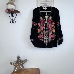NWT Savanna Jane embroidered black blouse top